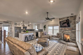 Ski-in and Ski-out Beech Mountain Cabin - Covered Deck